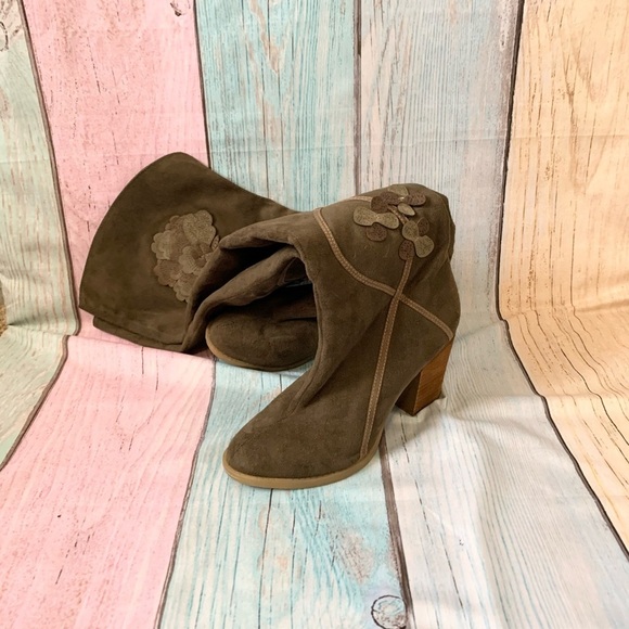 Elegant Floral Embroidered Knee-High Boots - Picture 5 of 10